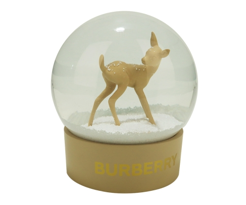 Deer Crystal Globe Figurine – A Perfect Blend of Elegance and Artistry